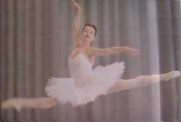 Lucinda's Grand Jete in Symphony in C