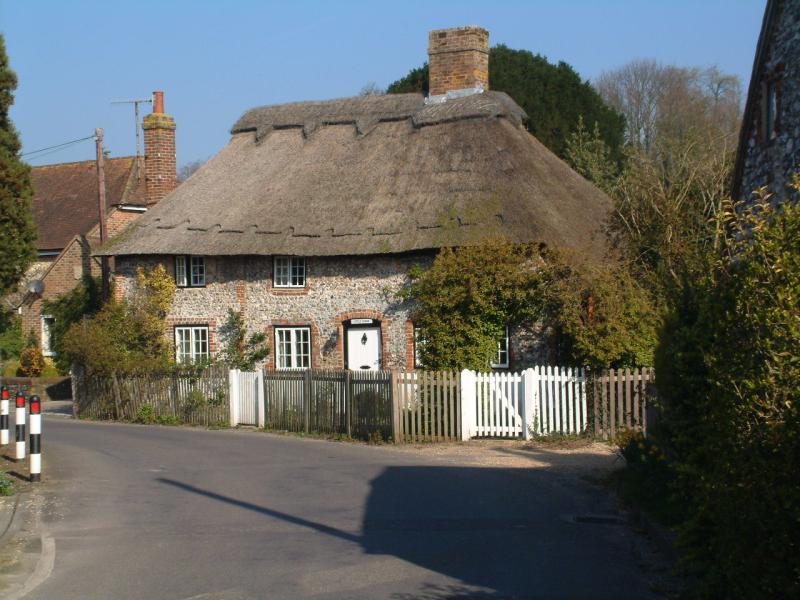 Click to enlarge photo of Little Yarn cottage.