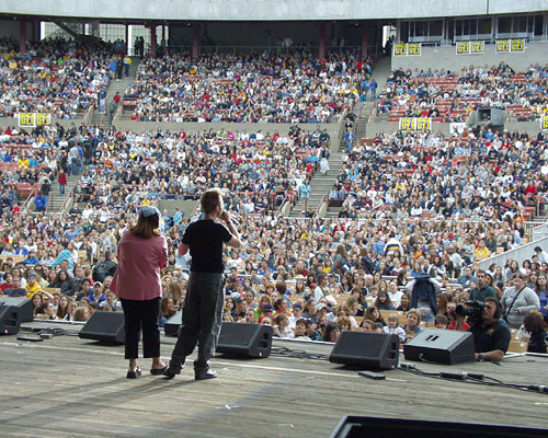 look full? 15,000 ppl were s'posed to be there!