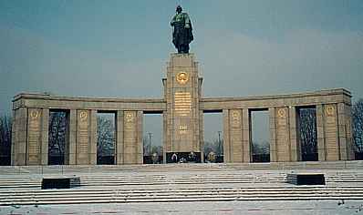 Russian war memorial in Berlin