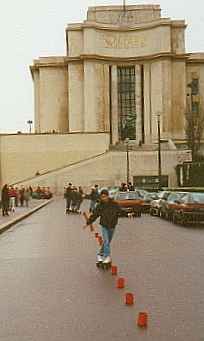 Slalom across from Eiffel Tower