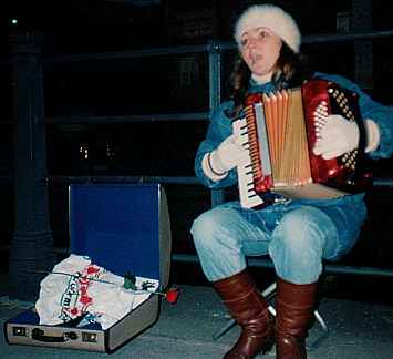 Russian accordianist in Berlin