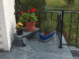 Granito Fresco flagstone porch complements color of house