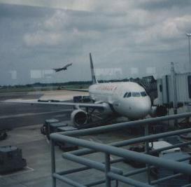 airplane.jpg (9985 bytes)