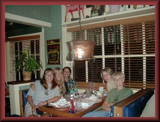 girls.jpg (26804 bytes)
