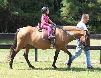Bailey rides Maja