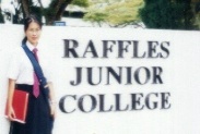 also on our walk back from MOE.. one for the album, seldom get the chance to see Singapore's number one junior college