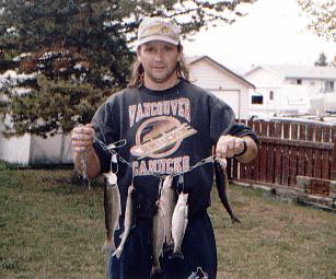fishing98.jpg (32325 bytes)