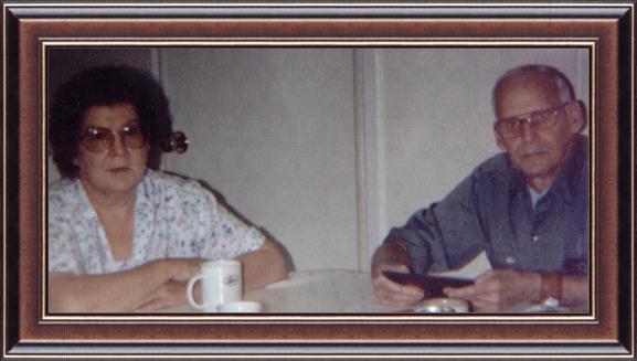 mom_dad.jpg (36466 bytes)