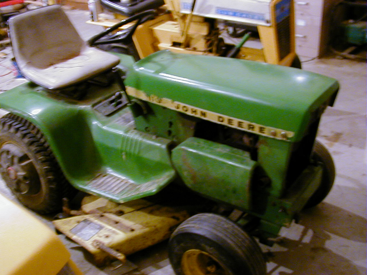 Yea, I know it's fuzzy. Leave me alone. And yes, its sporting its new sheet metal.