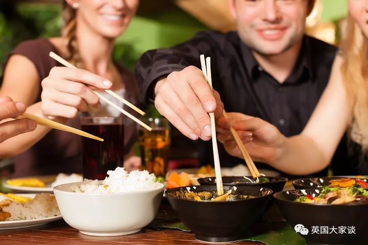 eatting with friends