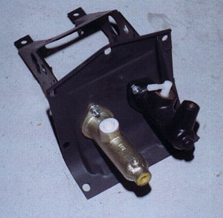 Die neuen Geberzylinder montiert.