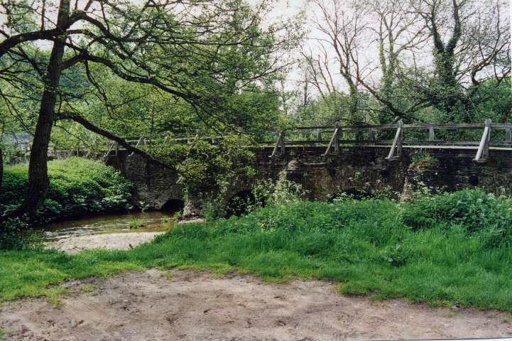 Eashing Bridges