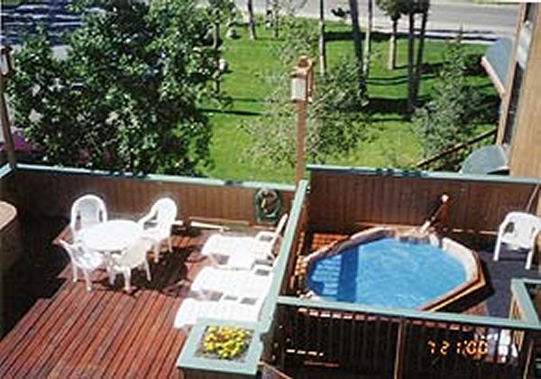 Outside the Atrium - Common Deck