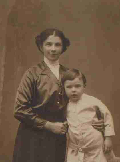 Minnie MITCHELMORE and her son Frederick