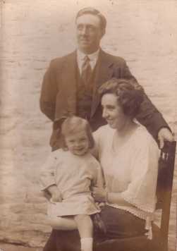 Nellie PHILLIPS with her family