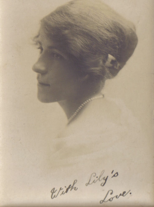 Lily SAUNDERS as a young girl