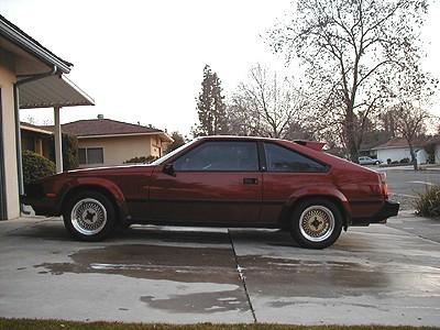 Stephen Sidman's 1983 Supra -- it's difficult to see, but note the pull-out door handles