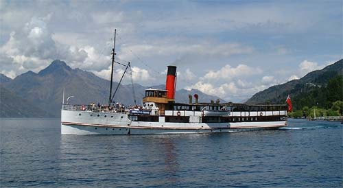 Earnslaw2001.JPG (25483 bytes)