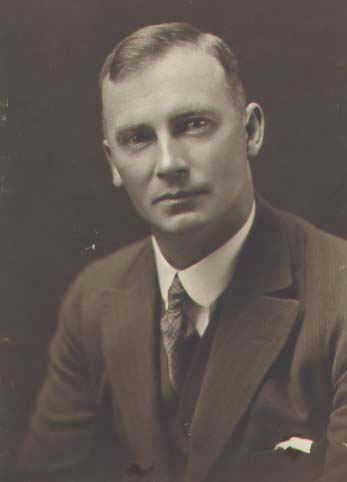 Eshand.JPG (12581 bytes)