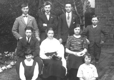 Ida Madeley and her children