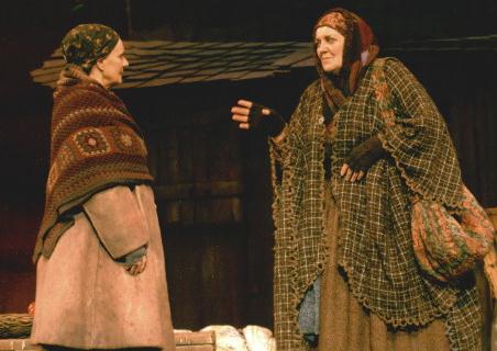 Maggie as Yente - Fiddler On The Roof 2005