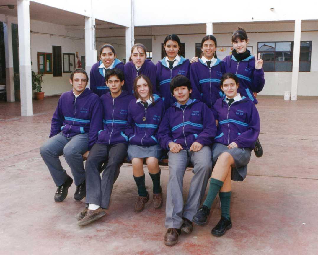 Me and me school mates at school: Mar�a, Laura, Anal�a, Gabriela, Virginia, Juan, Cristian, Melisa, Agust�n, Jimena.