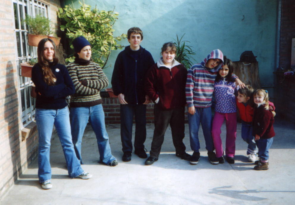 Me, me bro Sebi (13), and my cousins Eliana (14), Laura (10), Emilio (10), Milva (7), Camila (4) and Evelyn (3)