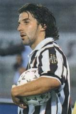 Alex playing for Juventus