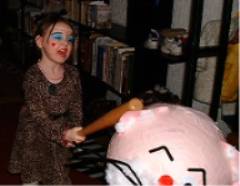 Saskia and the cat pinata