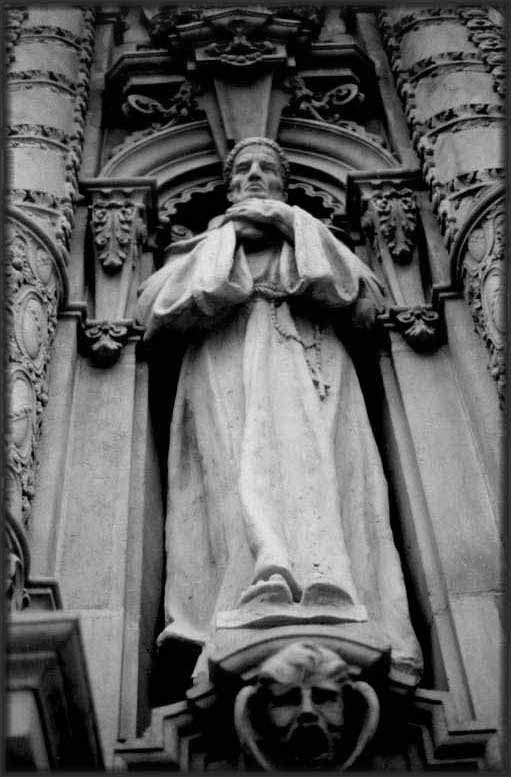 Notredame Statue