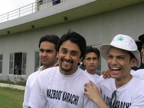 Mani with loosers at UBL