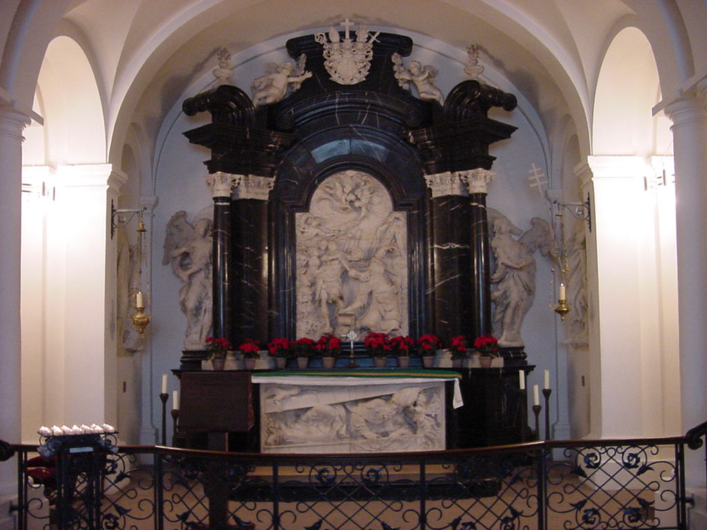 Below this alter St. Bonafice is buried.