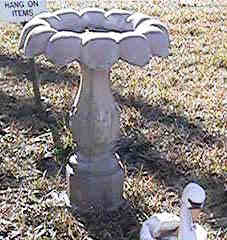 FernPedBirdBath.jpg (69374 bytes)