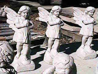 StandingGirlAngel.jpg (60805 bytes)
