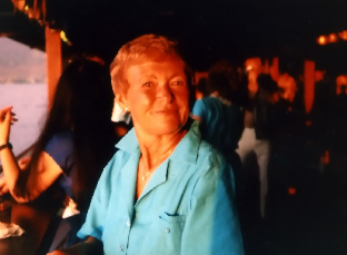 In loving memory of Elizabeth Lou Snow (1932-1998)