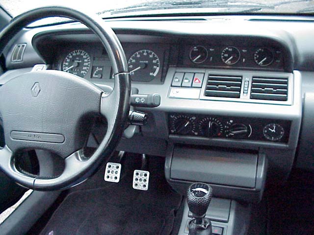 Interior Renault Clio 16V