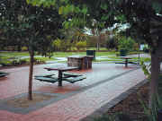 Barbecues & picnic tables, Riverside Park Essendon