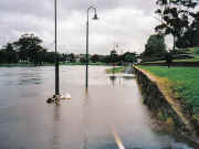 Walking / cycling path, Maribyrnong River - flood 25 October 2000