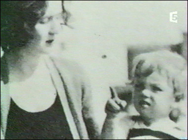 Norma Jeane and her mother Gladys on Long Island Beach 1928