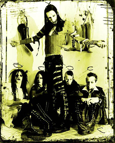 twiggy looks very fine here
