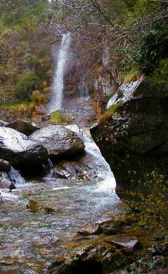 Catarata junto al Camino, poco antes de llegar a Villan&uacute;a