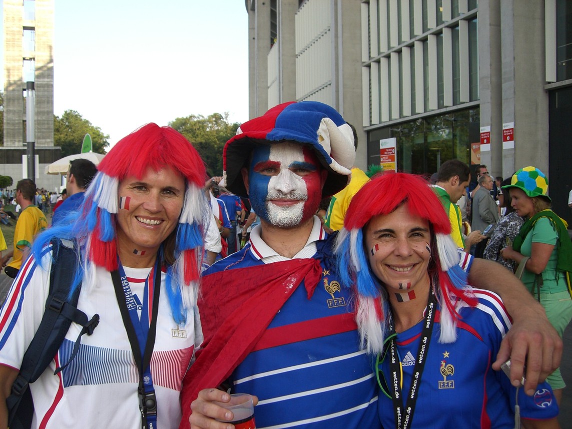 Karen and C�cile, the crazy supporters: ALLEZ LA FRANCE! 