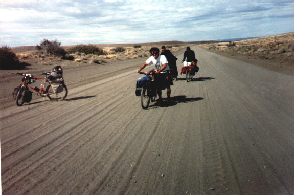 Mit Jerry, Roy und Mike auf der Sandpiste