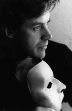 Anthony Warlow