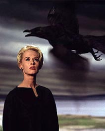 Une blonde glaciale r�veillant les d�sirs les plus inavouables... Hitchcock "orphelin" de Grace Kelly et Ingrid Bergman qui avaient quitt� Hollywood, cherchait une nouvelle blonde, naturellement "glaciale", pour son nouveau film.