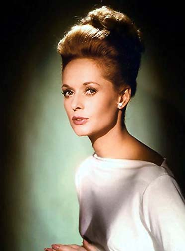 Une blonde glaciale r�veillant les d�sirs les plus inavouables... Tippi Hedren d'ailleurs formidable dans ce superbe r�le de femme n�vros�e : Marnie...