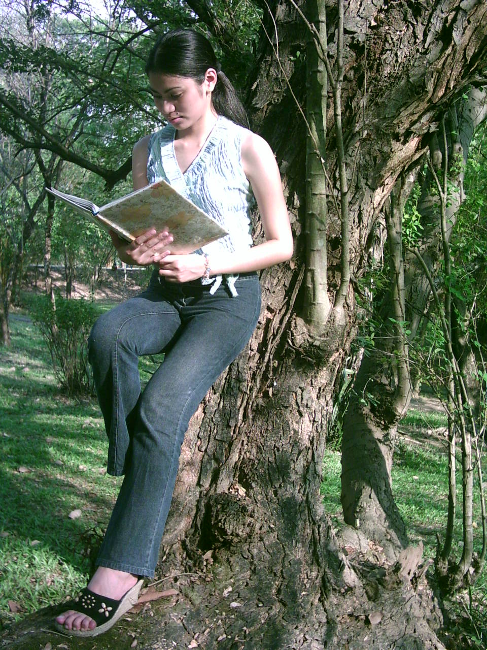 shhh, im reading