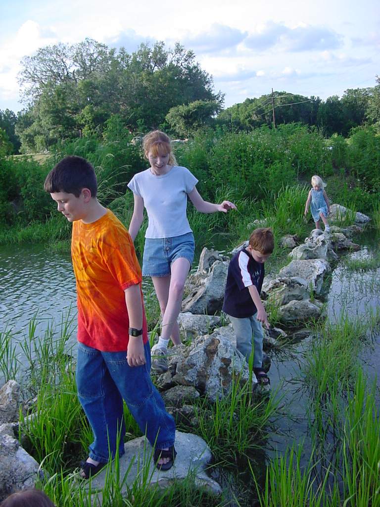 Gainesville Memorial Park, 5/28/01, Cory, Katherine, Austin, Sara.