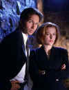 Mulder_Scully.jpg (21938 bytes)